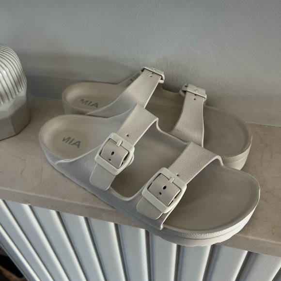 MIA Shoes Slide Sandals size 9 - Picture 2 of 4